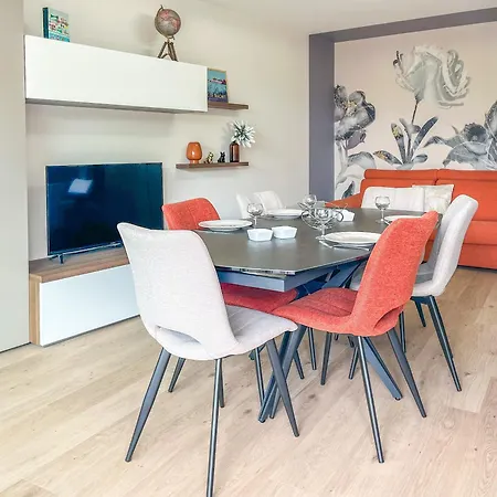 Spacieux Et Decore Avec Gout - Quartier Pironniere - 6 Personnes