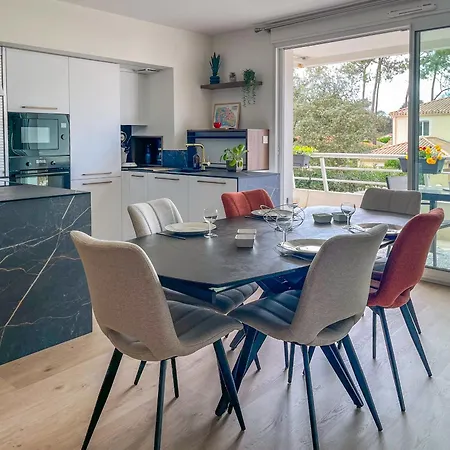 Spacieux Et Decore Avec Gout - Quartier Pironniere - 6 Personnes Apartament