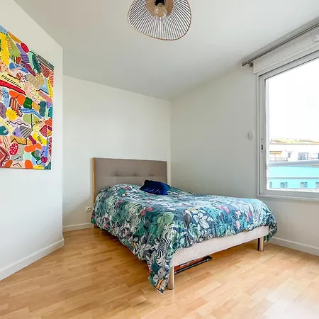 Appartement Spacieux Et Decore Avec Gout - Quartier Pironniere - 6 Personnes *