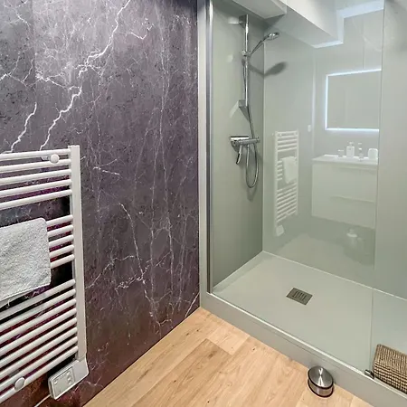 Spacieux Et Decore Avec Gout - Quartier Pironniere - 6 Personnes Apartament La Pironnière