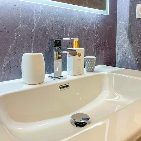 Apartmán Spacieux Et Decore Avec Gout - Quartier Pironniere - 6 Personnes