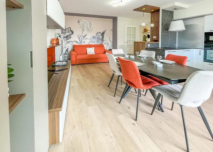 Spacieux Et Décoré Avec Goût - Quartier Pironnière - 6 Personnes